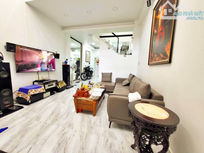 🏡 🚛 XE TẢI VI VU - GIÁP QUẬN 10 - SÁT MT 5 TẦNG  6PN - 2 SÂN THƯỢNG TRƯỚC SAU - 4m x 11m - 7