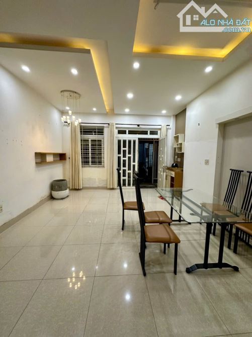 Nhà ngang 5 dài 10 4 tầng đường nguyễn thị tần p2 q8 - 8