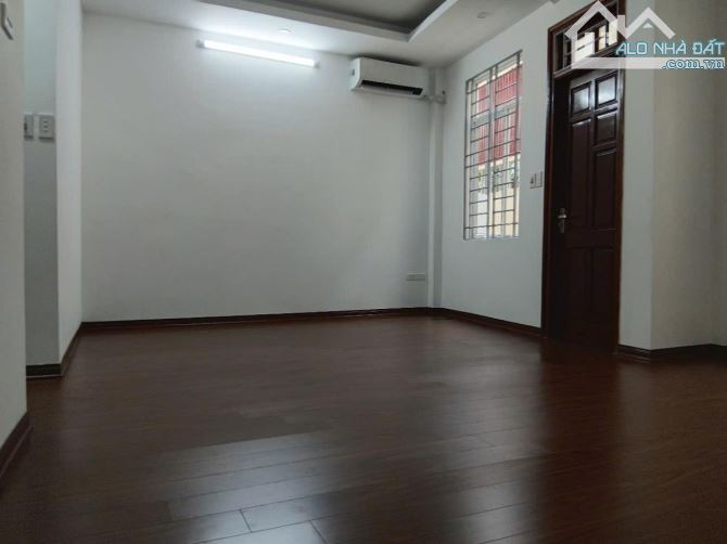 HÀNG NÓNG Cầu Giấy cần bay nhanh 40m2x5tầng , Mt 6m giá chỉ 9tỷ - 8