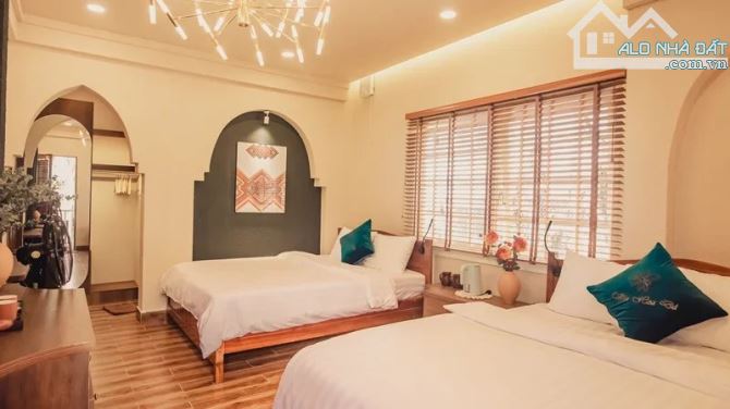 CĂN BIỆT THỰ ĐÁ CỔ KÍNH ĐỘC LẠ GIỮA PHỐ ĐÀ LẠT - 9