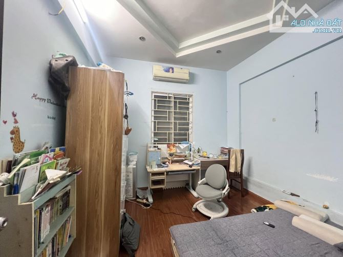 BÁN NHÀ ĐƯỜNG HÀO NAM. 30M2 - 4 TẦNG. LÔ GÓC. GẦN ĐƯỜNG Ô TÔ, GIÁ 6.1 TỶ. - 9