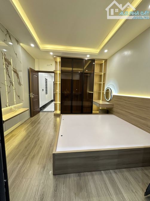 Tôi chính chủ cần bán nhà mới xây 5 tầng, 61m, ở sướng, kinh doanh đỉnh cao, Thịnh Liệt, H - 9