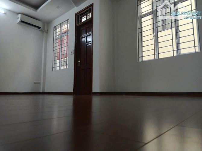 HÀNG NÓNG Cầu Giấy cần bay nhanh 40m2x5tầng , Mt 6m giá chỉ 9tỷ - 9