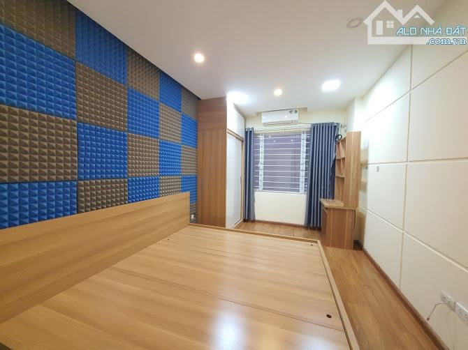 Bán Nhà Phố Vũ Ngọc Phan , Láng Hạ,  Đống Đa. Gần Đường Láng. DT : 90m2. Giá : 42 Tỷ