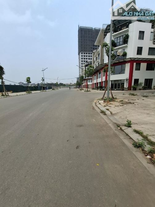 SIÊU PHÂM LK KHAI SƠN LONG BIÊN  NHÀ MỚI THIẾT KẾ ĐẲNG CẤP VIEW CÔNG VIÊN THANG MÁY FULL N