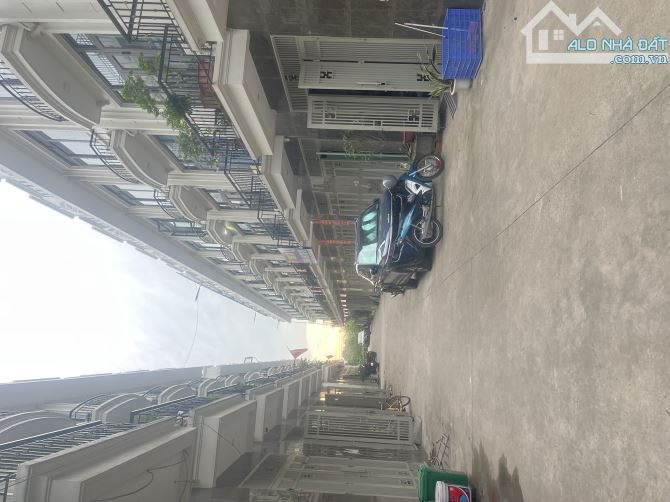 BÁN NHÀ VEN ĐÔ,THIẾT KẾ HIỆN ĐẠI,KIẾN TRÚC CHÂU ÂU