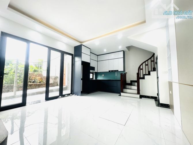 NHỈNH 5 TỶ - PHÚC LỢI -SÀI ĐỒNG- HÀNG XÓM BIỆT THỰ VINHOME-5 TẦNG -MẶT TIỀN 6 MÉT QUYỀN LỰ