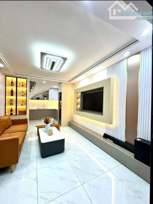 HIẾM CHỈ 5,35 TỶ - 48M NHÀ DÂN XÂY NGỌC THỤY- GẦN Ô TÔ -GIÁ ĐẦU TƯ - 4 NGỦ - Ở SƯỚNG -