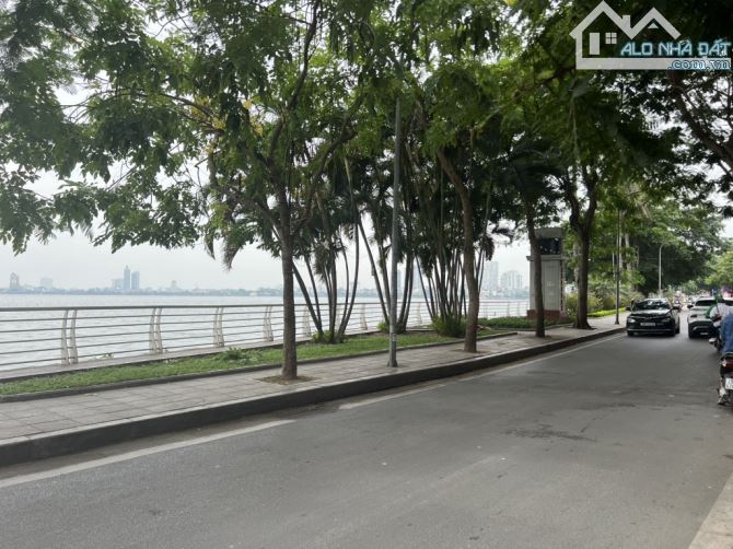 Bán đất Chính Chủ quận Tây Hồ 98m2, MT 5m, giá 16,5 tỷ.