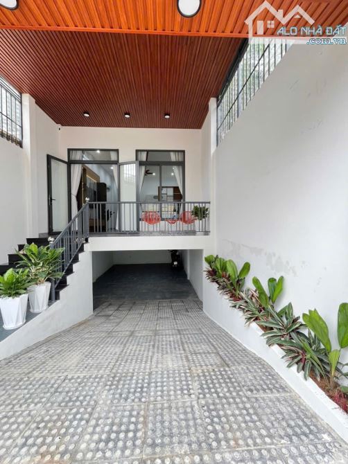 NHÀ ĐẸP HẺM Ô TÔ GẦN NGÃ 3 Y WANG MAI THỊ LỰU - Loctran