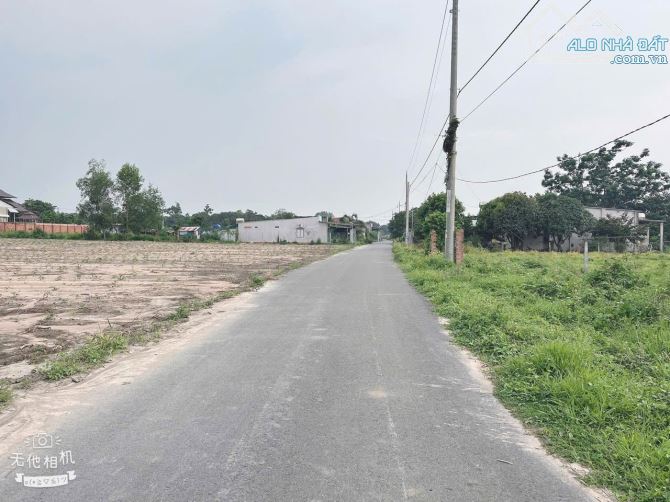 CẦN BÁN SIÊU PHẨM PHÂN LÔ LỚN ĐEP GẦN DỰ ÁN NÚT GIAO CAO TỐC,KCN,KHU TÁI ĐỊNH CƯ ĐÔNG ĐÚC