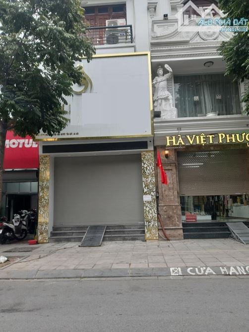 Cho thuê nhà ngõ 10 Nguyễn Văn Huyên. DT 70m2 x 6 tầng Thông sàn, Thang Máy, Điều Hòa