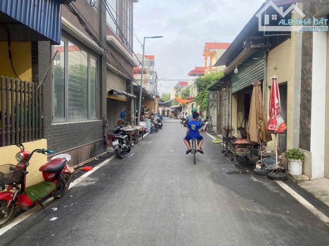 Bán nhà 127m2 mặt tiền 8m đẹp tại Đại Thịnh – Mê Linh – Cách vành đai 4 chỉ vài bước chân