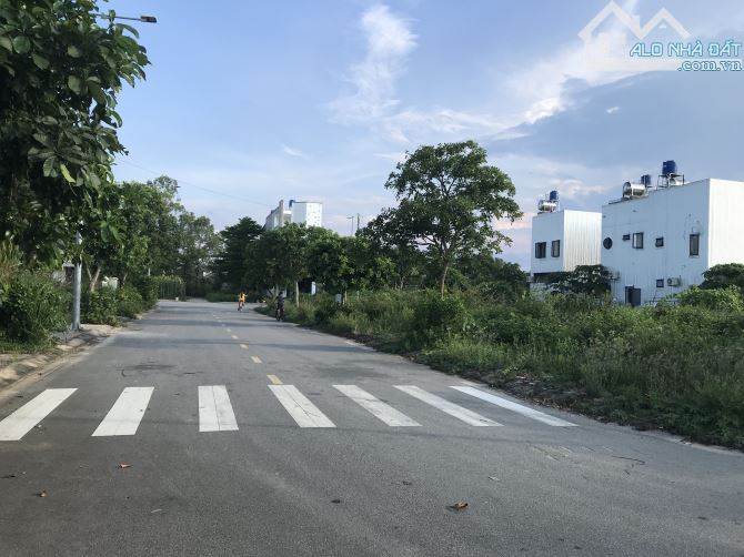 BÁN LÔ GÓC CỰC ĐẸP ĐƯỜNG NHỰA 7m5 GIÁ CHỈ 1.45 TỶ TP QUẢNG NGÃI