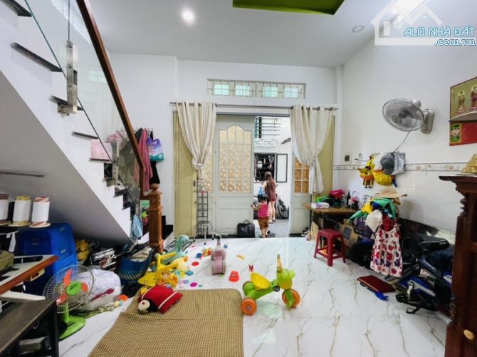 3.6T- GẦN EMART PHAN VĂN TRỊ- ĐH VĂN LANG- 34M-2 TẦNG- 2 PN- QUÁ ĐẸP