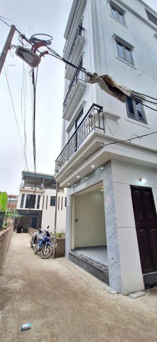 Chính chủ bán nhà mới hoàn thiện, TK hiện đại, 30m2 x 5 tầng, căn góc, tại Kim Chung
