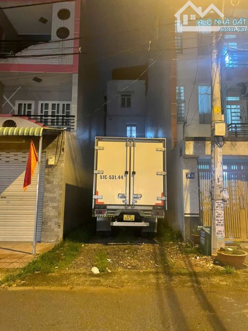 Đất lọt khe sổ hồng riêng ngang 4 dài 15m, đường a5 KDC vĩnh lộc BHH B bình tân giá 5,5tỷ