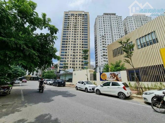 Siêu phẩm Biệt thự lô góc Văn Khê, Hà Đông 182m2 MT25m đắc địa để ở kinh doanh nhỉnh 40 tỷ