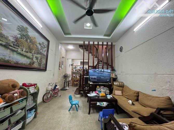 BÁN NHÀ YÊN HÒA CẦU GIẤY 51m 4 TẦNG MT 3.9m HAI THOÁNG GẦN PHỐ GIÁ 12.9 TỶ