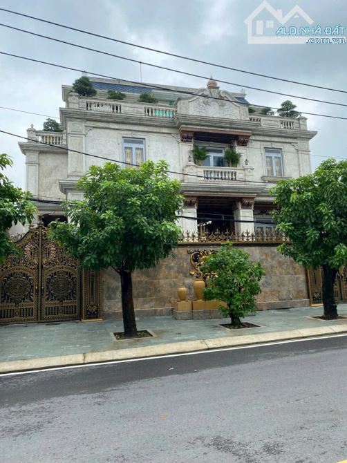 Giảm giá bán gấp ! DT: 12x26m ( 299m2) nhà đẹp 3 tầng , đường Bình Quới , Giá 46 tỷ