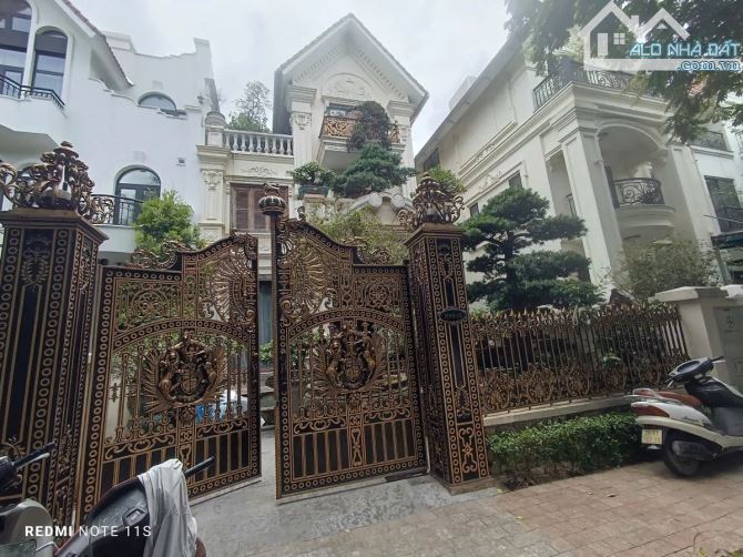 Hoa Sữa 09 Vin Long Biên 215m 5t mt 8.8m 100 tỷ gara ô tô