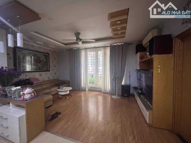 Bán nhà Minh Khai, ngõ ô tô tránh, thông các ngả, 72m nở hậu mặt tiền to. Giá 21 tỷ