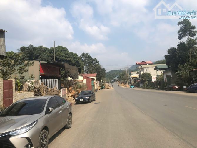 200m - có 140m đất ở - tại TP Hoà Bình. mặt tiền bám đường QL6 - giá 3,x tỷ