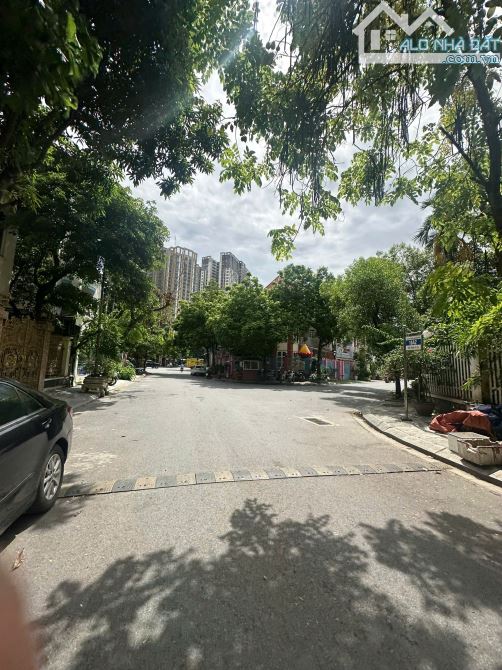 SIÊU BIỆT THỰ LÔ GÓC - LÃNG QUÊN TRÊN THỊ TRƯỜNG - AN SINH ĐỈNH - GIỚI TINH HOA