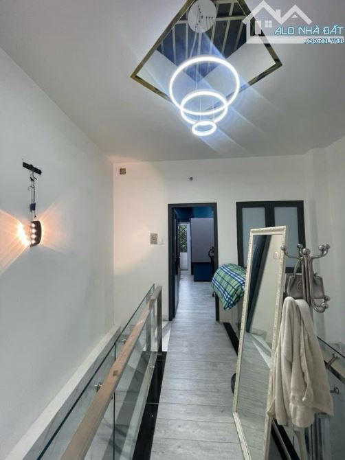 HẺM NHỰA XE HƠI -LÂM VĂN BỀN- TÂN KIỂNG -Q.7 -DT: 4*20M - 7 TỶ 5