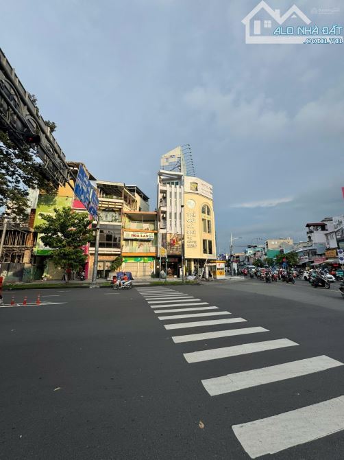 Bán nhà siêu vị trí mặt tiền Nguyễn Thị Minh Khai DT: 9x32m - 2 tầng - Giá bán: 35 tỷ TL -