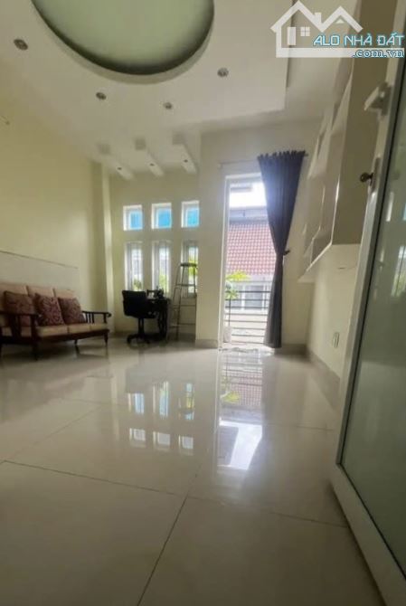 chủ tâm huyết xây ở, nhà kiên cố chắc chắn, hẻm xe hơi vi vu, thông tứ tung