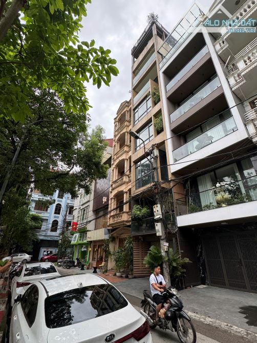 BÁN NHÀ 7 TẦNG THANG MÁY PHỐ HỒ TÙNG MẬU – 90M² – Ô TÔ VÀO NHÀ – GIÁ TỐT