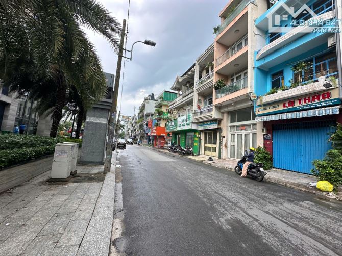 Bán nhà HXT 10m đường Lý Thường Kiệt, P.14, Q10 ( 4x16m) 5 lầu Giá: 16 Tỷ.