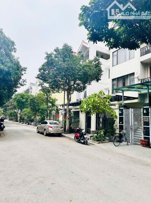 🌿 BÁN BIỆT THỰ KHU NHÀ VƯỜN – KĐT MỚI VIỆT HƯNG – 120M² – 4 TẦNG – MẶT TIỀN 6M – GIÁ 41