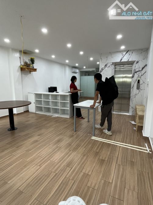 Cho thuê văn phòng Làng Việt Kiều Châu Âu, dt 60 m2/tầng, sàn thông giá 8 tr/tháng