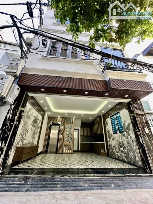 Bán Nhà Việt Hưng chỉ Hơn 8 tỷ-6 tầng THANG MÁY-Ô TÔ-LÔ GÓC-NGÕ THÔNG-FULL NỘI THẤT