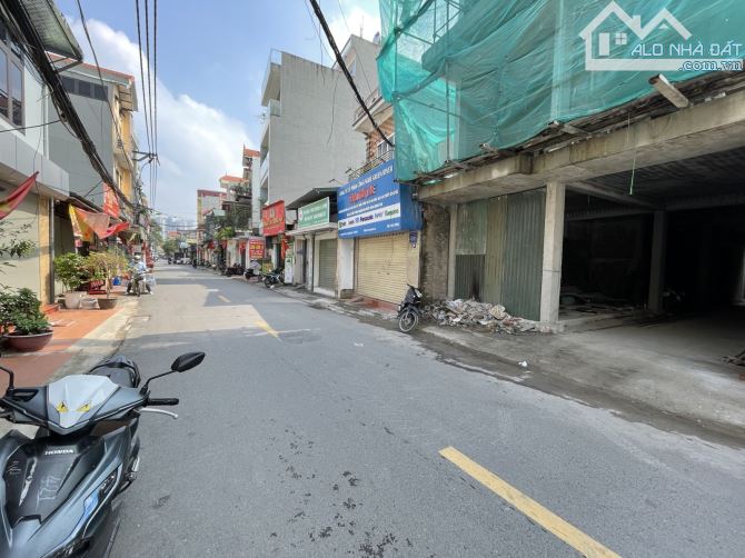 ĐẤT VÀNG YÊN SỞ , 60M2 , ĐẦU TƯ , Ô TÔ TRÁNH NHAU , MẶT TIỀN 4,1M , KINH DOANH , 13,9 TỶ