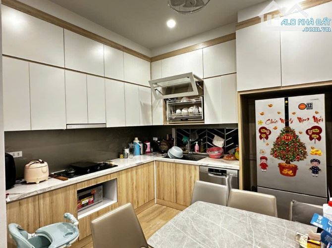 NHÀ PHỐ THỤY KHUÊ – 43M² x 5 TẦNG – GẦN NGÃ TƯ HOÀNG HOA THÁM – 8.4 TỶ