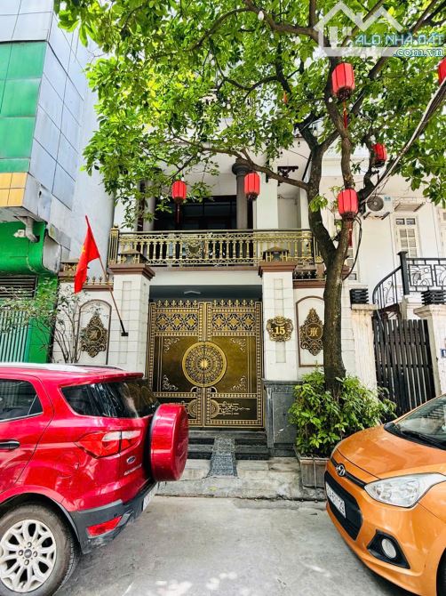 Bán Biệt Thự Hoàng Cầu, kinh doanh, 2 mặt ngõ trước sau, 29 tỷ