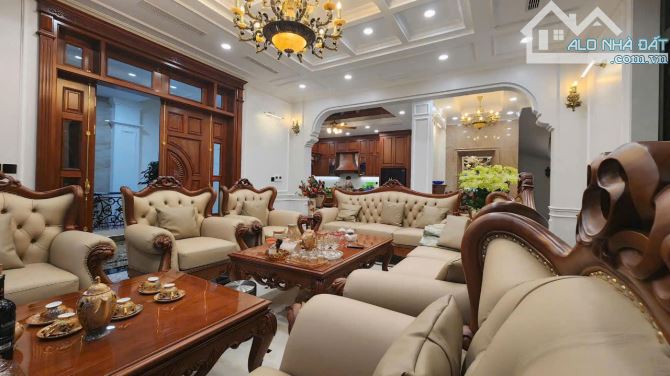 CỰC Hiếm! Biệt thự KĐT Ciputra view công viên gần Hồ Tây 220m2 chỉ 5x tỷ.