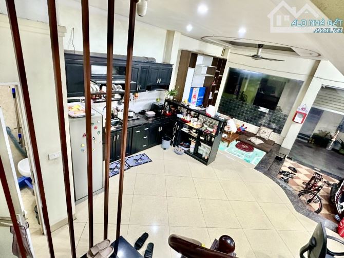 Bán Nhà Việt Hưng 50m2-7.2 tỷ-DÂN XÂY-FULL NỘI THẤT-NGÕ THÔNG-Ô TÔ TRÁNH CÁCH 10m