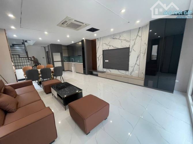 Bán nhà 6 tầng VIP Việt Hưng – Long Biên, lô góc, thang máy, gara ô tô – Full nội thất