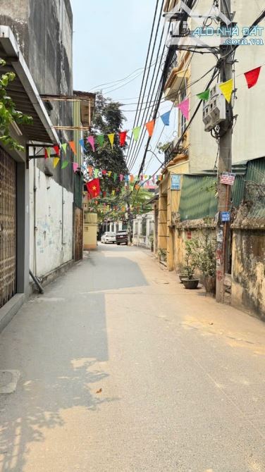 HIẾM CÓ - KHÓ TÌM - TRẦN CUNG - CỔ NHUẾ - NHÀ ĐẸP - PHÂN LÔ - Ô TÔ ĐỖ CỬA. Tc nhỉnh 7tỷ