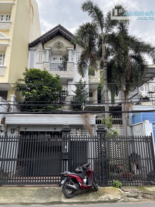 BIỆT THỰ MẶT TIỀN QUẬN 7, THIẾT KẾ ĐẸP, 8x18M, 5 TẦNG, GẦN NGUYỄN THỊ THẬP, CHỈ 28 TỶ TL