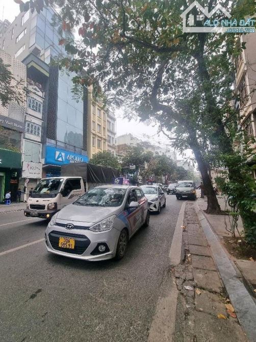 BÁN ĐẤT TẶNG NHÀ 3 TẦNG PHỐ HỒ TÙNG MẬU DT 100M* 3T* MT 5.5M, 31 TỶ.