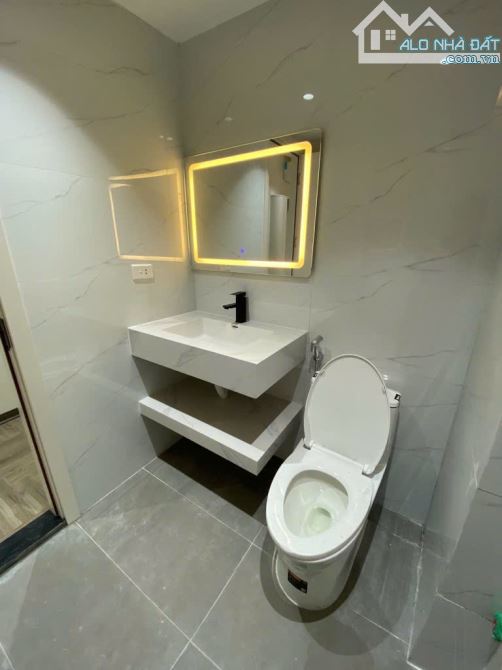 Bán Nhà Lô Góc 5 Tầng, 2 Mặt Ngõ, Ô Tô Tránh, Sổ Đỏ Chính Chủ, 7.4 Tỷ Vũ Tông Phan