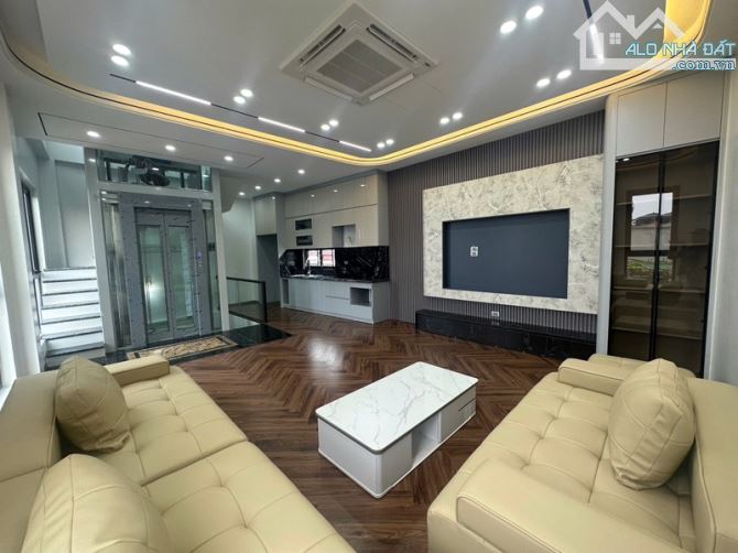 ❤️❤️ HÀNG HIẾM GIA THUỴ - 48M - 6 TẦNG THANG MÁY - NỞ HẬU - FULL NỘI THẤT ĐẸP - HƠN 9 ĐỒNG