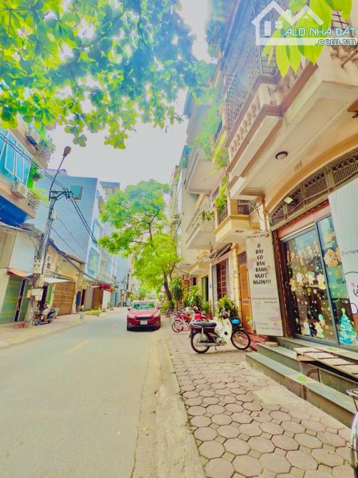 Nhà mặt phố Ngô Thì Nhậm, Hà Đông, vỉa hè, KD sầm uất ngày đêm, giá tốt
