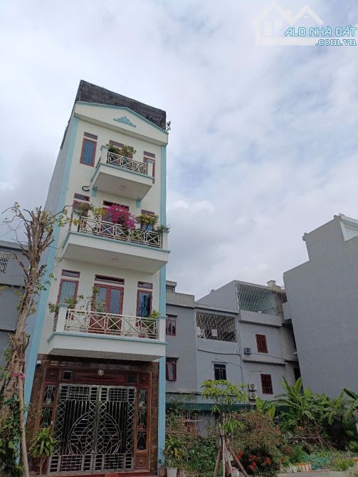 Bán nhà-4Tầng -Tiền Phong,về ở ngay,TK đẹp,tặng nội thất,ô tô đỗ cửa,DT: 40m,Giá:2.950 tỉ