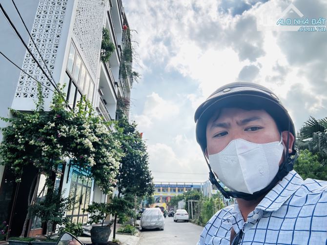 BÁN NHÀ DÂN XÂY ĐƯỜNG 2 LÀN 24m , NGAY ĐH THÀNH ĐÔ , CÁCH GA NHỔN 500m , 6 TẦNG THANG MÁY